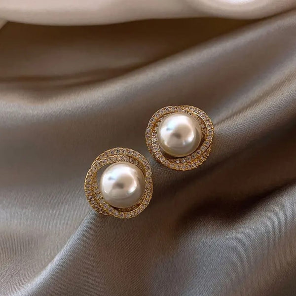 Pearl Glow Stud Earrings