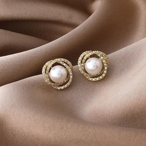 Pearl Glow Stud Earrings